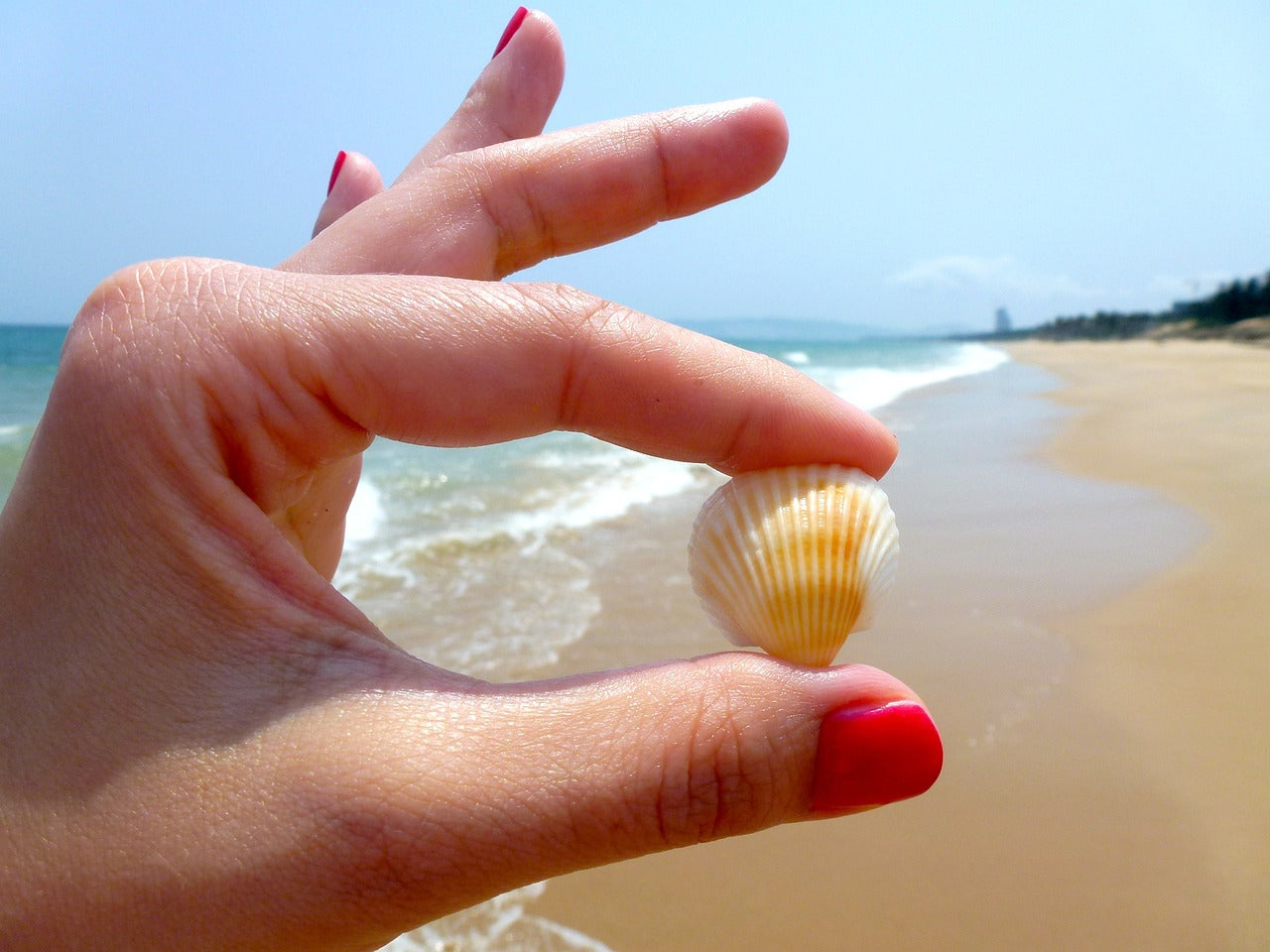 How to Look After Your Summer Holiday Nails